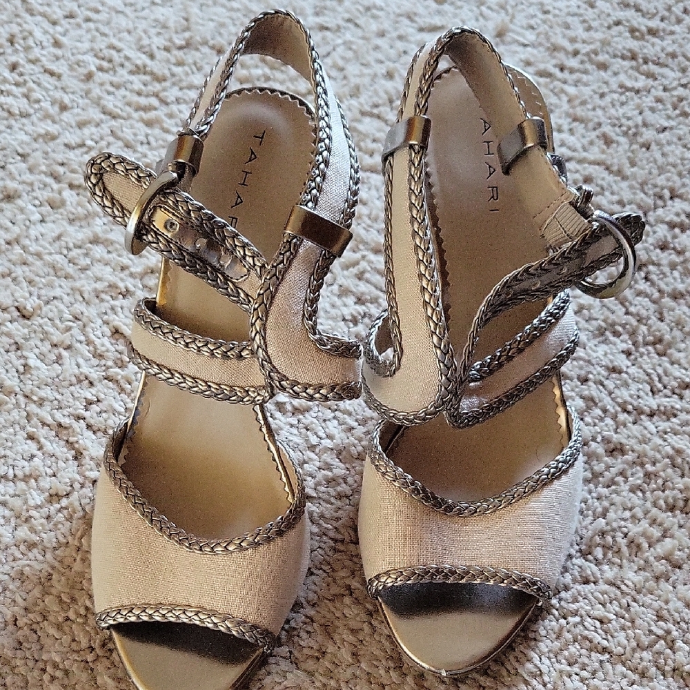 Tahari Women's Beige and Metallic Sandals